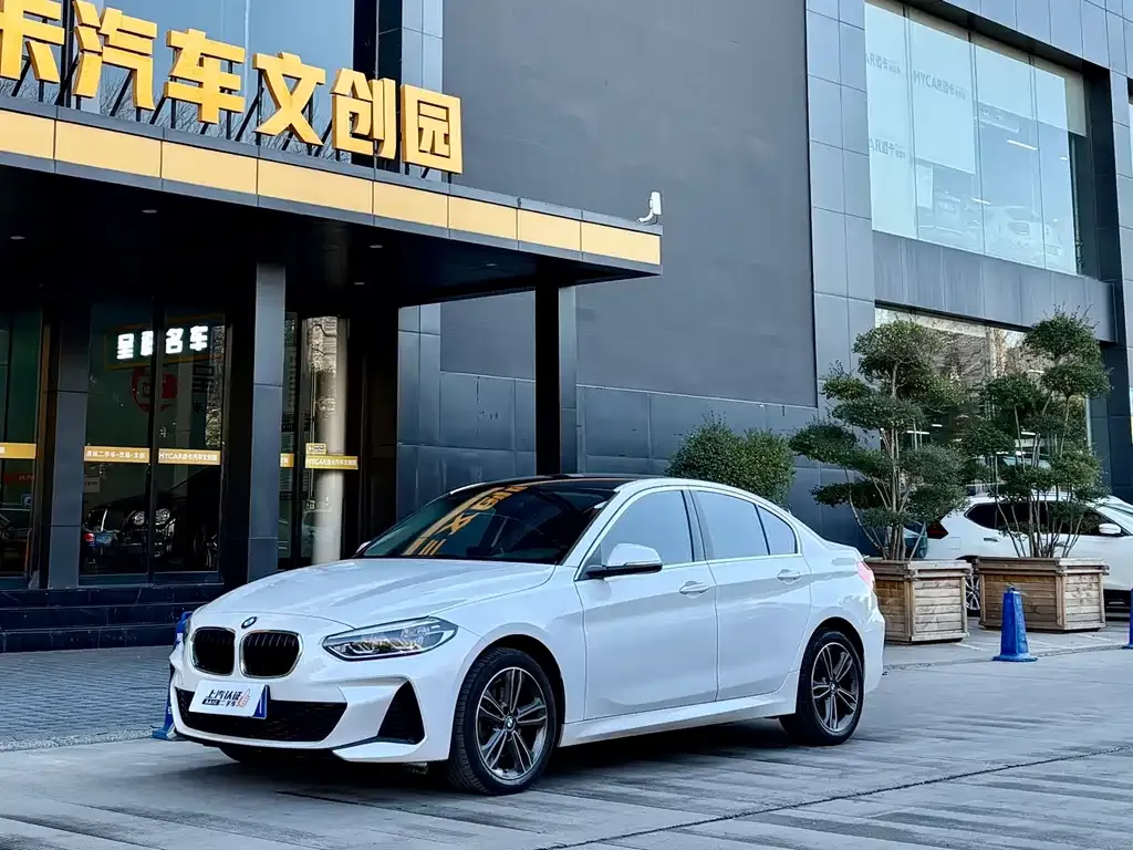 BMW 1 Series 2021 из CN, фото 1