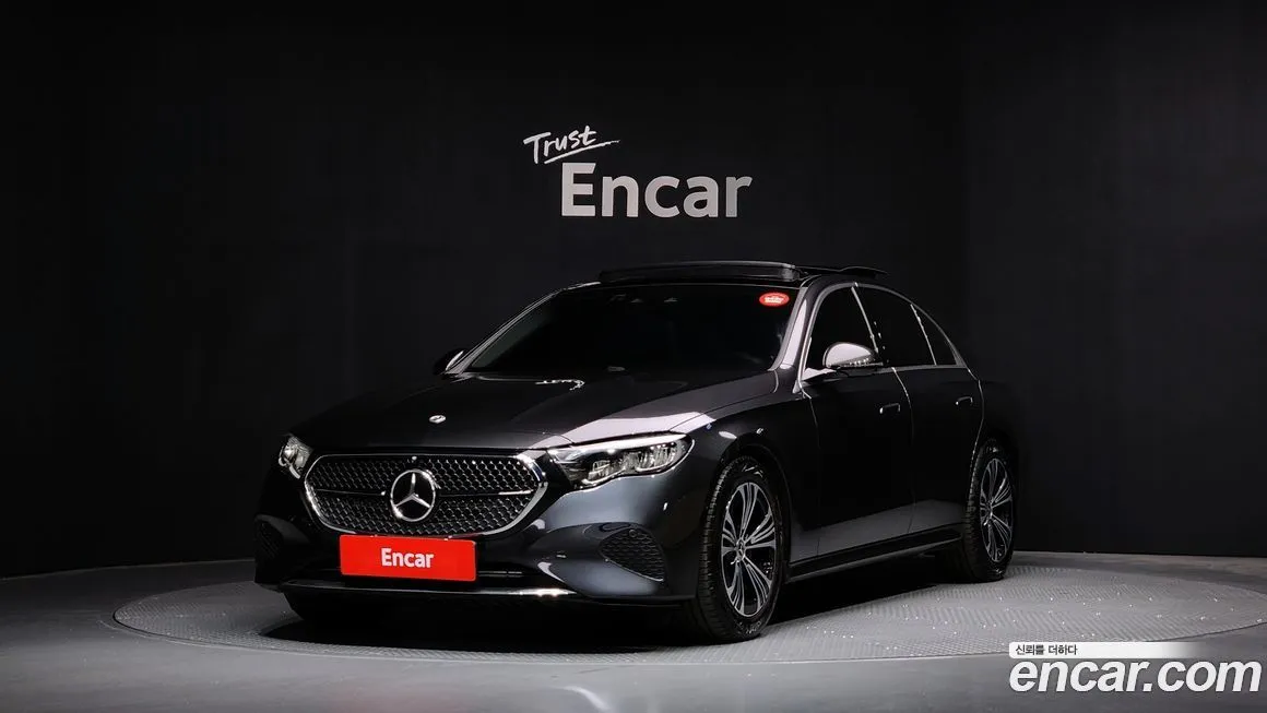 Mercedes-Benz E-Class — фото 1