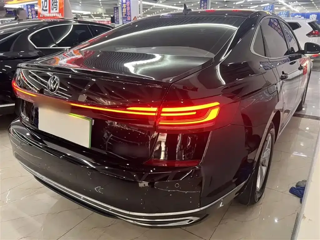 Volkswagen Passat — фото 6