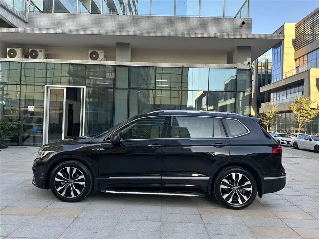 Volkswagen Tiguan L 2022 из CN, фото 5