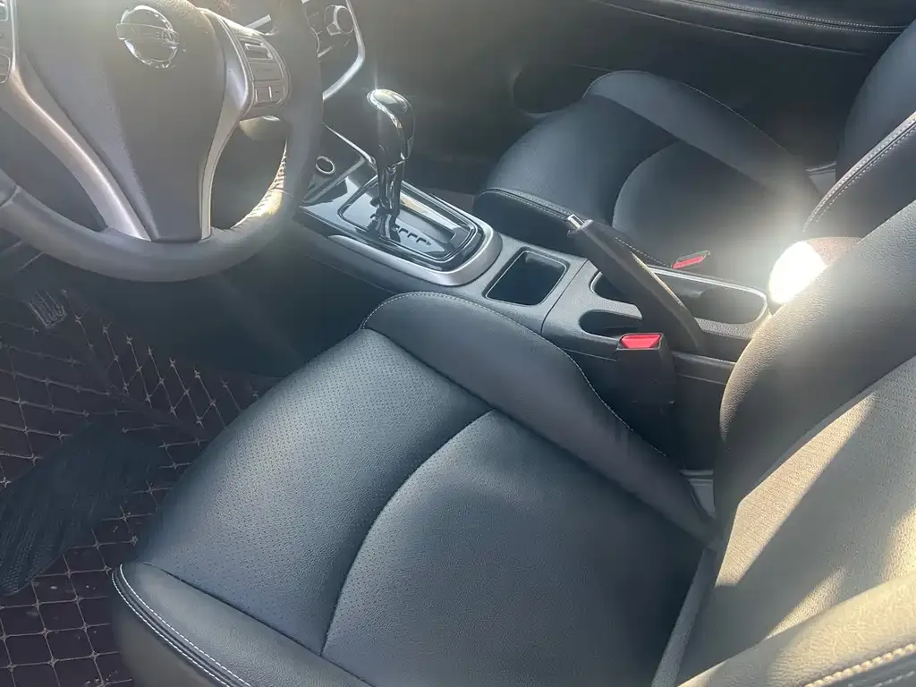 Nissan Tiida 2022 из CN, фото 10