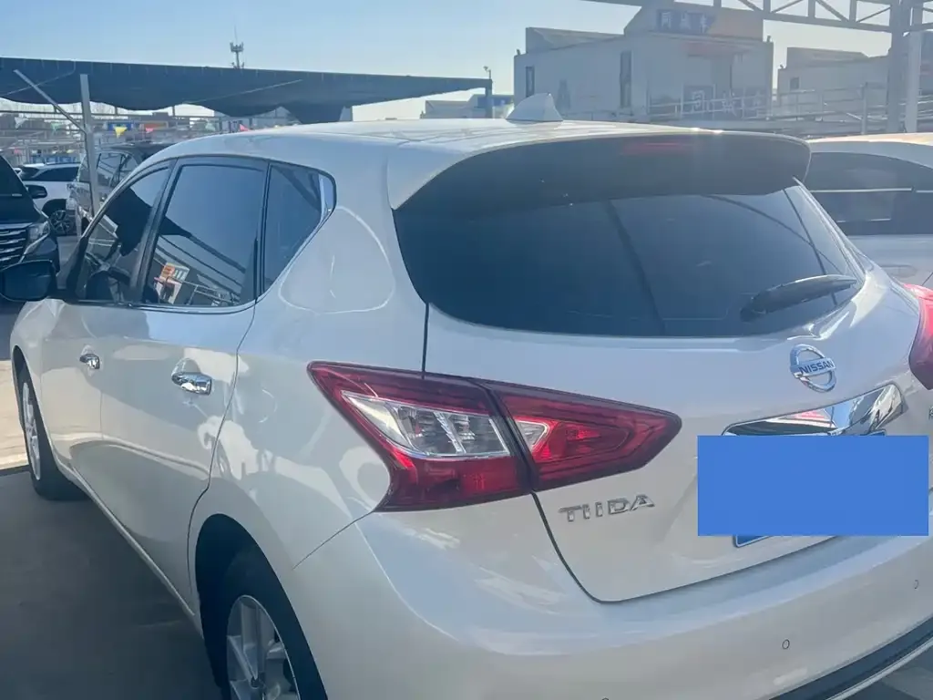 Nissan Tiida 2022 из CN, фото 4