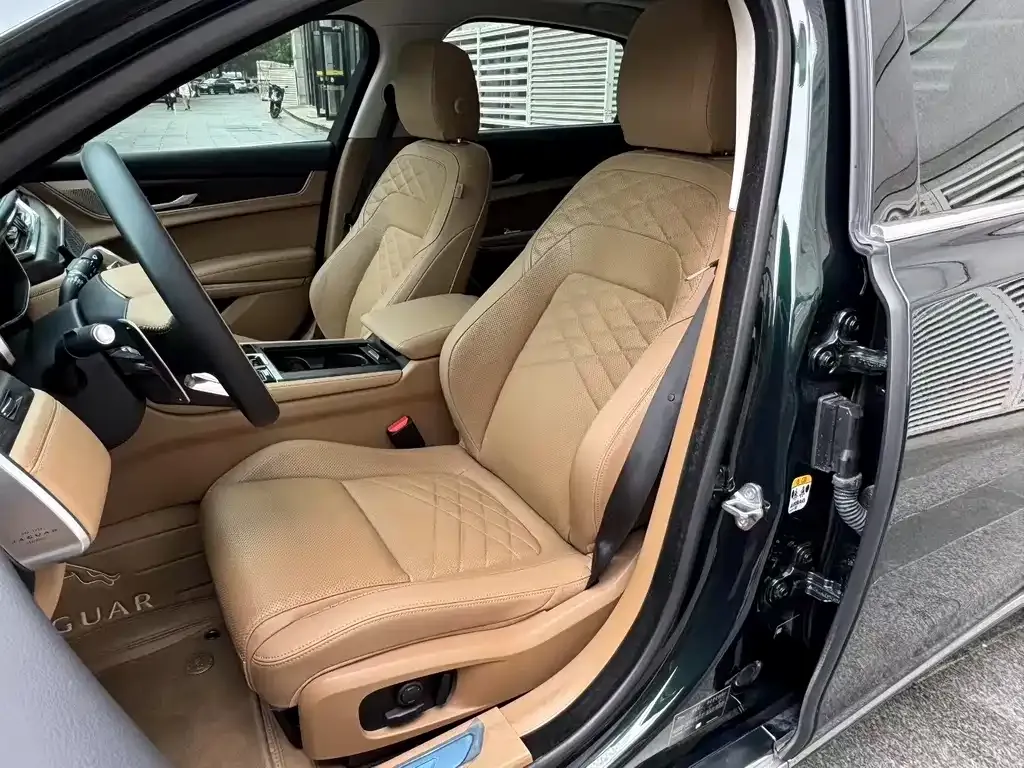 Jaguar XFL 2023 из CN, фото 4