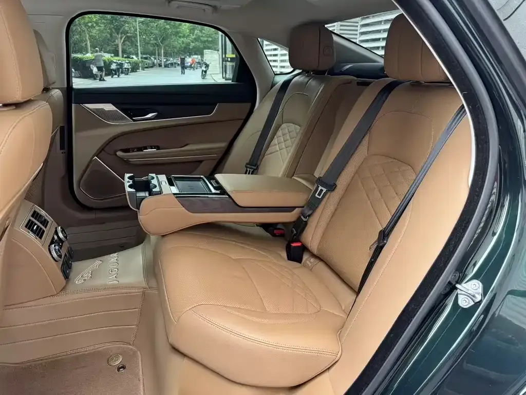 Jaguar XFL 2023 из CN, фото 6