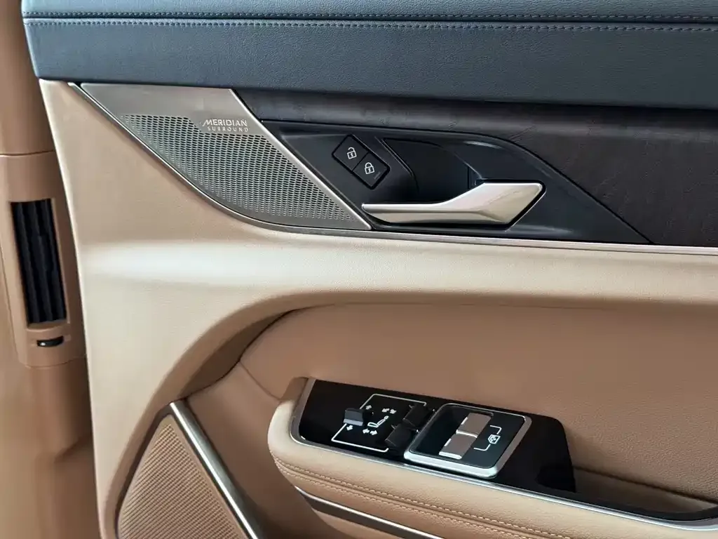 Jaguar XFL 2023 из CN, фото 8