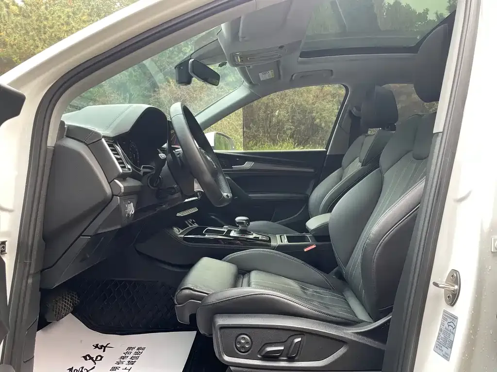 Audi Q5L 2021 из CN, фото 5