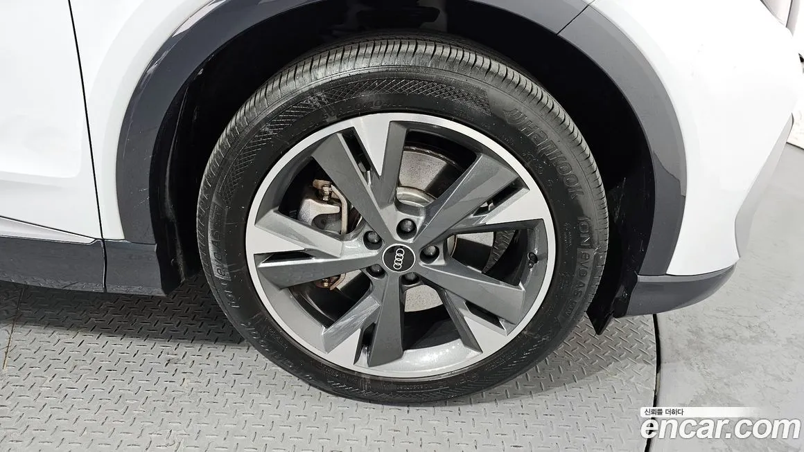 Audi Q4 e-tron 2022 из KR, фото 5