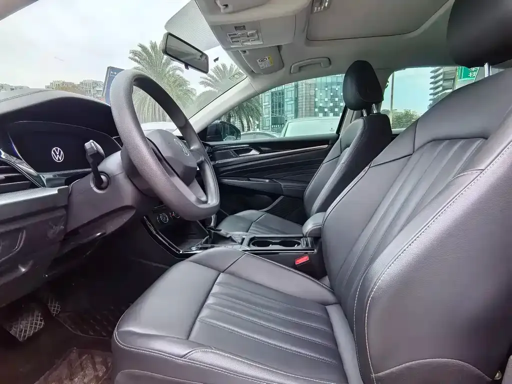 Volkswagen Passat 2022 из CN, фото 10