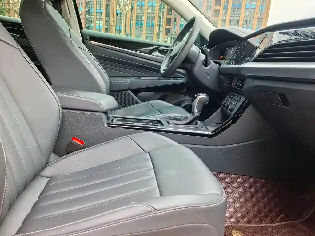 Volkswagen Passat 2022 из CN, фото 3