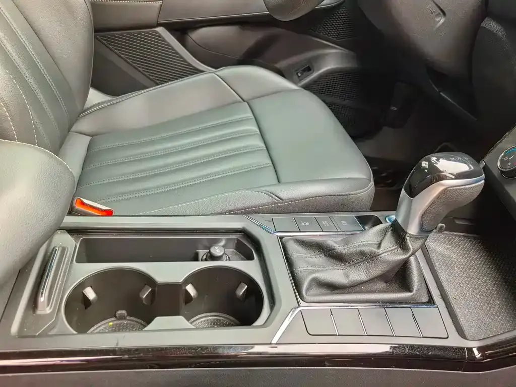 Volkswagen Passat 2022 из CN, фото 4