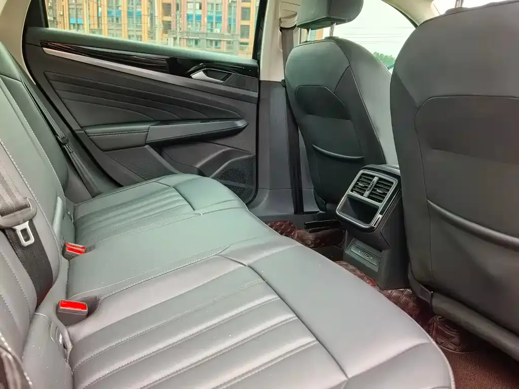 Volkswagen Passat 2022 из CN, фото 9