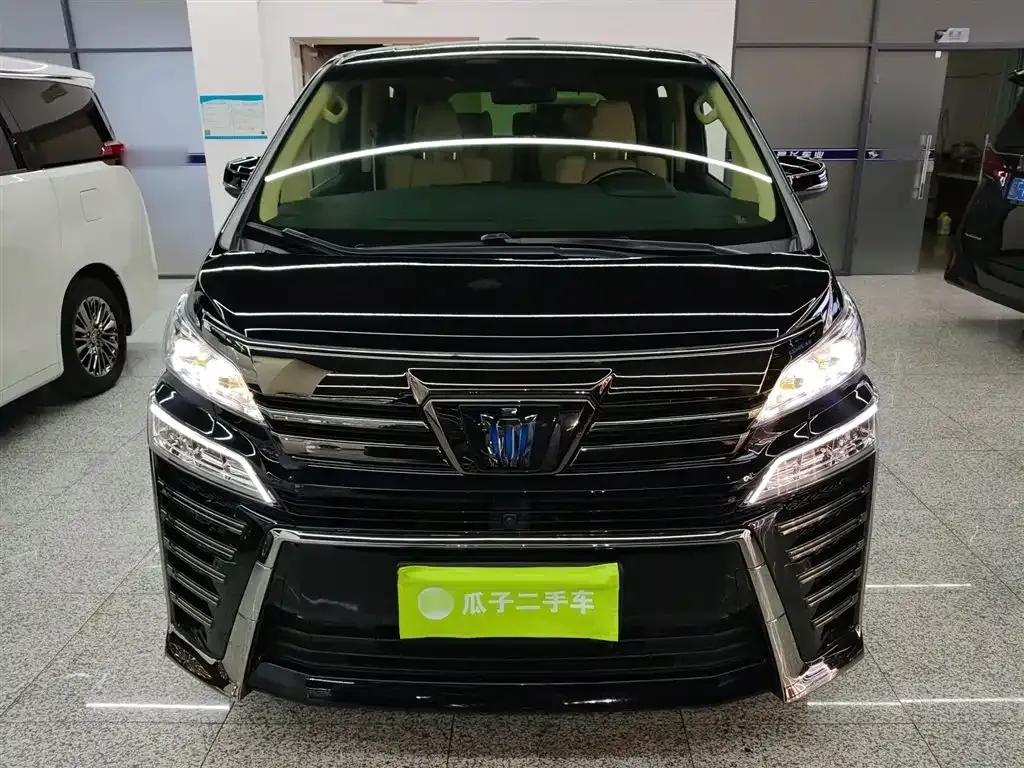 Toyota Vellfire 2023 из CN, фото 3