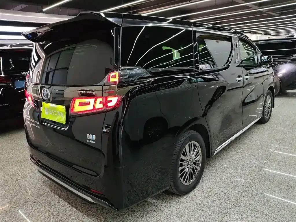 Toyota Vellfire 2023 из CN, фото 7