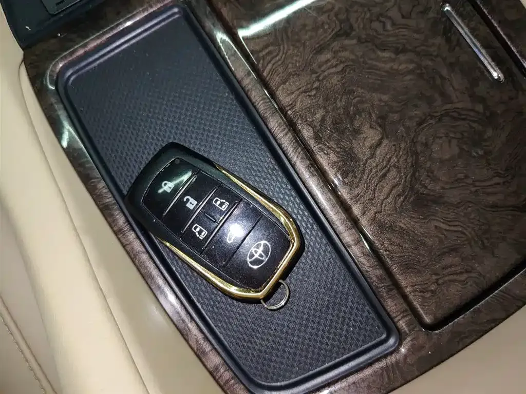 Toyota Vellfire 2023 из CN, фото 9