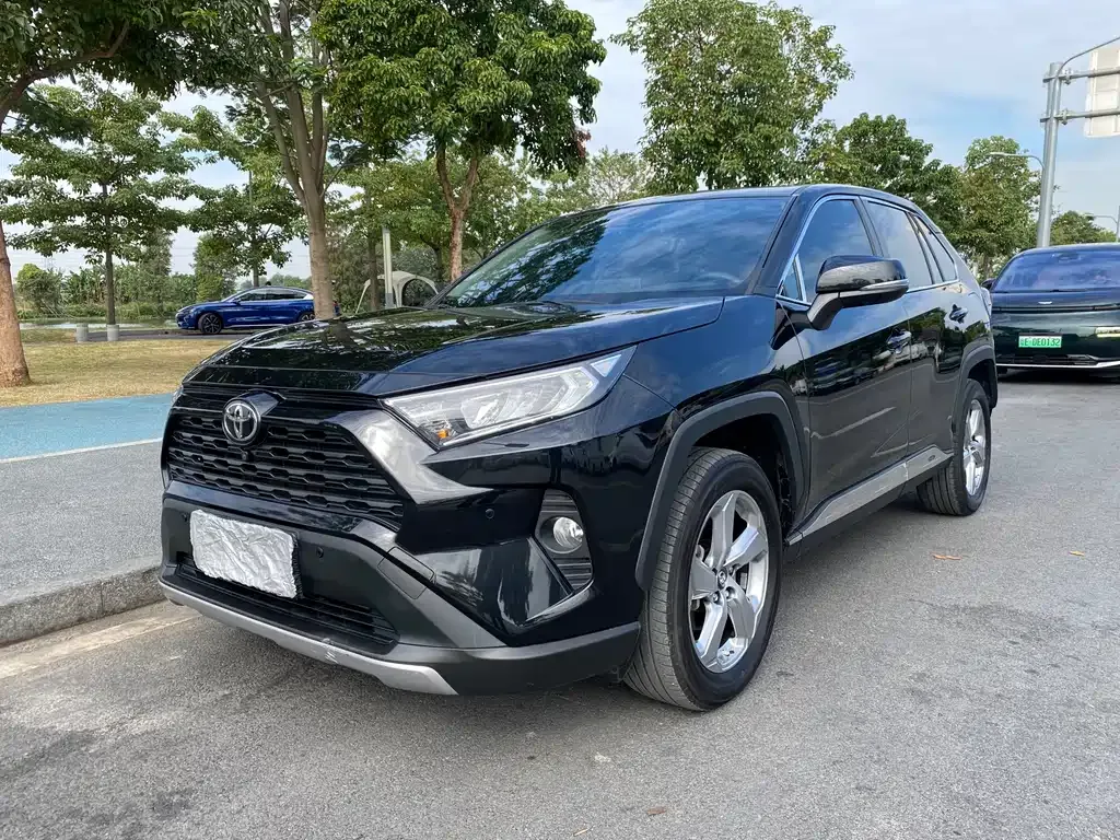 Toyota RAV4 2021 из CN, фото 1