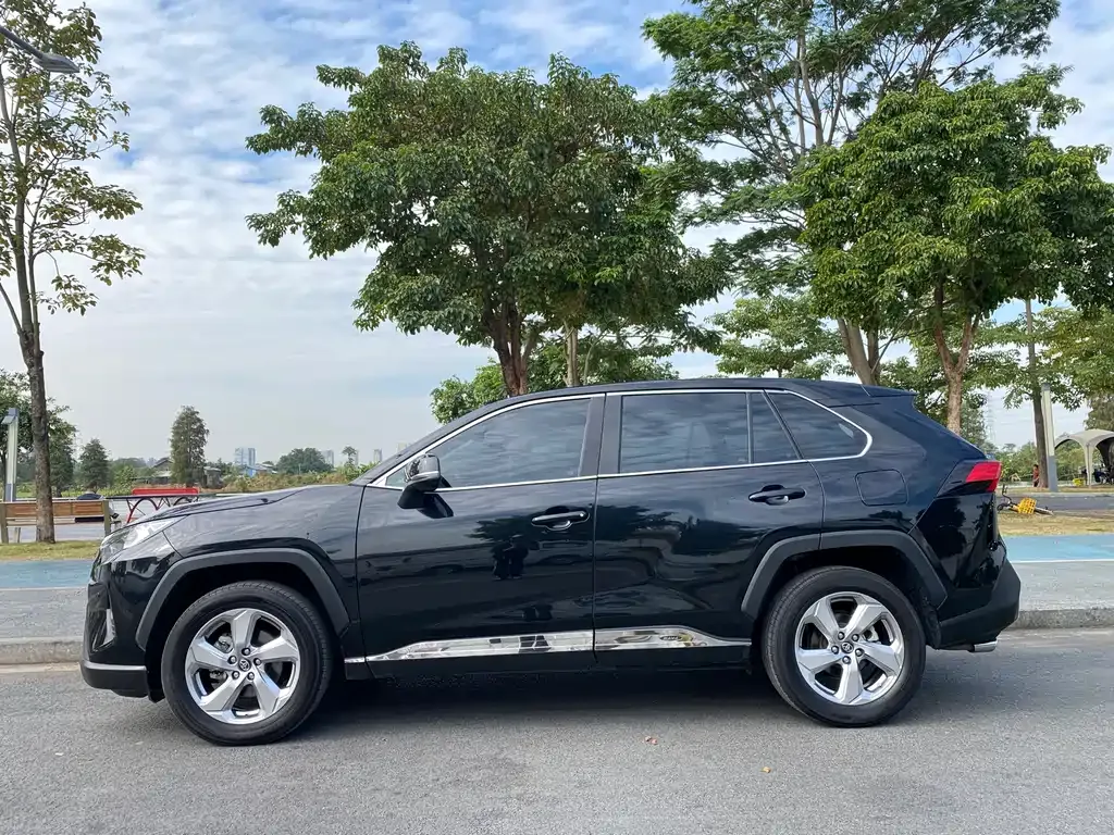 Toyota RAV4 2021 из CN, фото 3