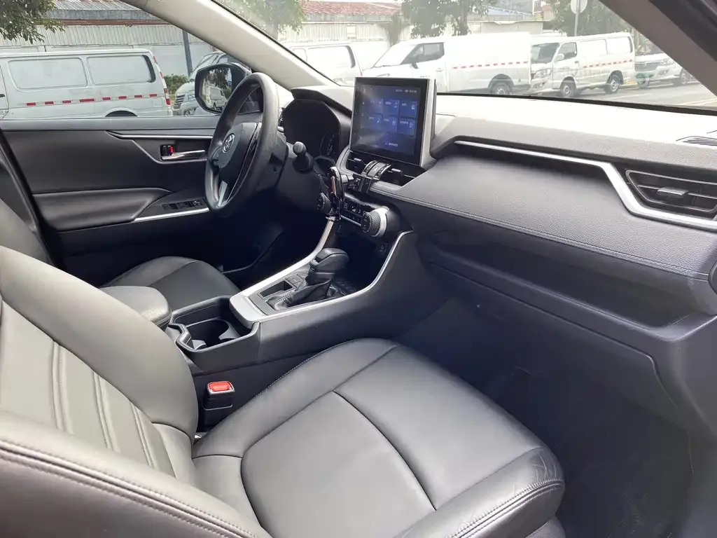 Toyota RAV4 2021 из CN, фото 8
