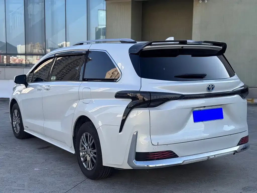 Toyota Sienna 2023 из CN, фото 9