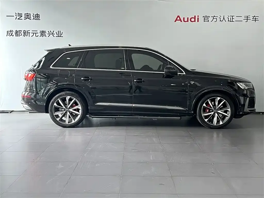 Audi Q7 2023 из CN, фото 3