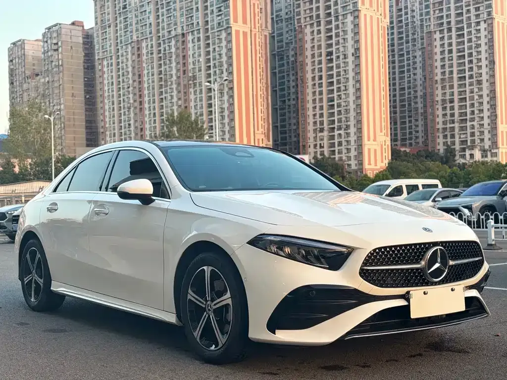 Mercedes-Benz A-Class 2023 из CN, фото 3