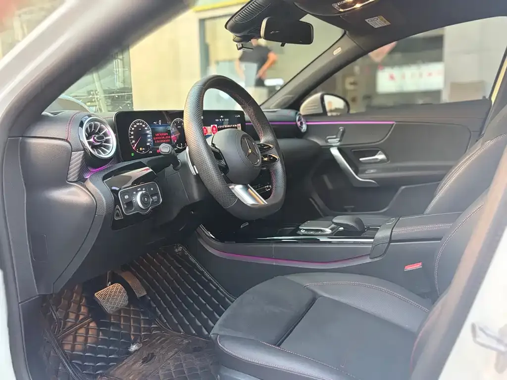 Mercedes-Benz A-Class 2023 из CN, фото 4