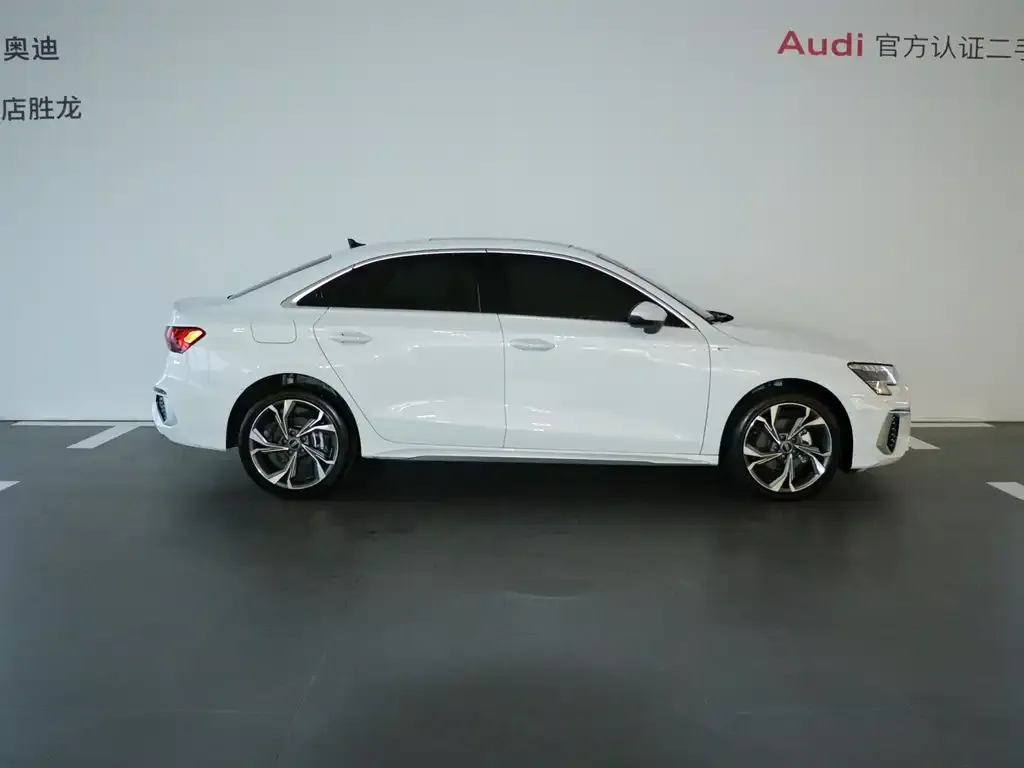 Audi A3 2024 из CN, фото 3