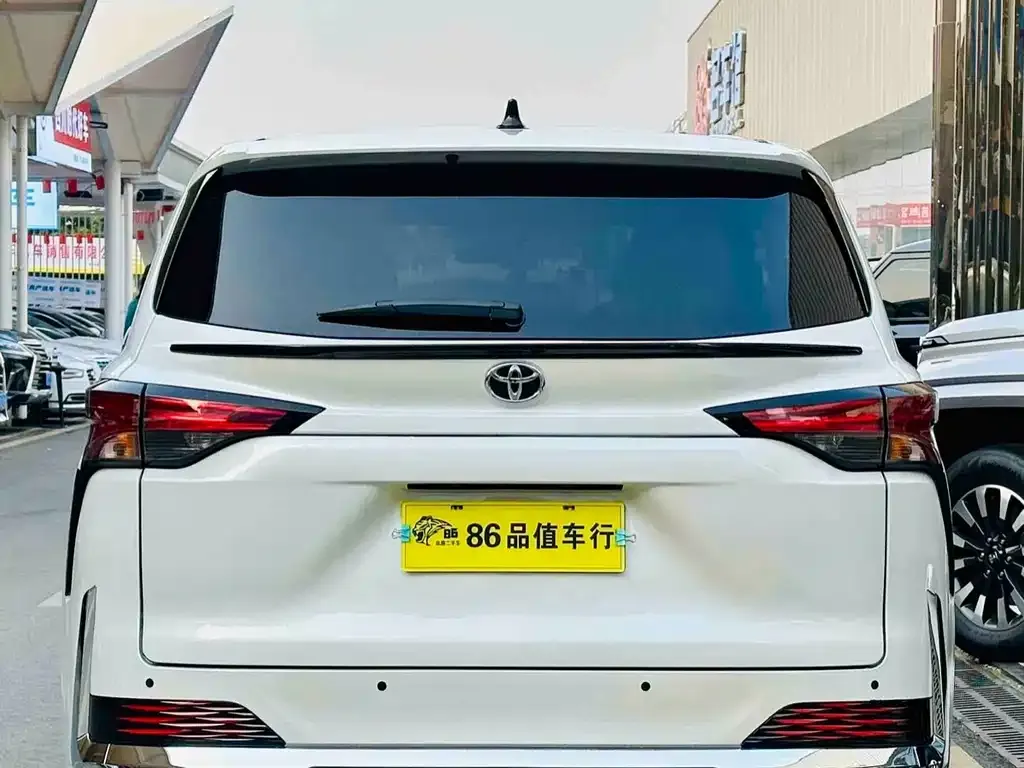 Toyota Sienna 2025 из CN, фото 3
