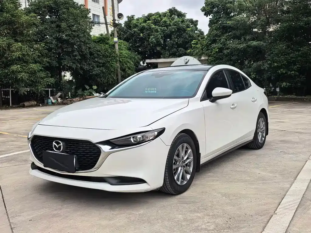 Mazda 3 Axela 2022 из CN, фото 1