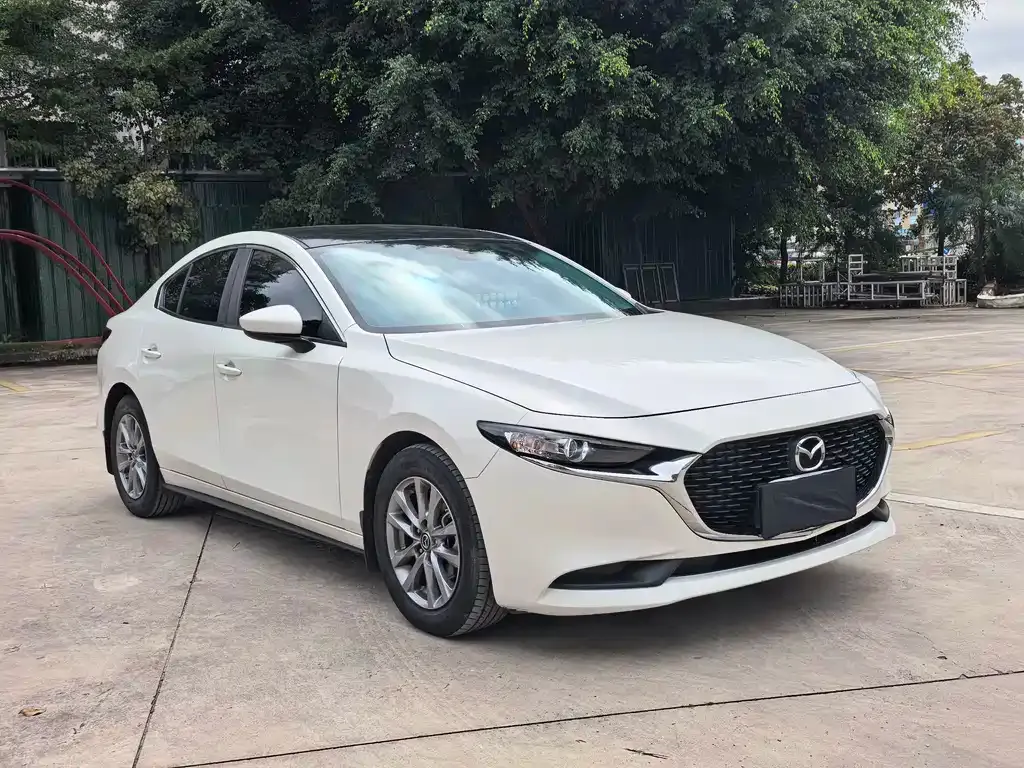 Mazda 3 Axela 2022 из CN, фото 2