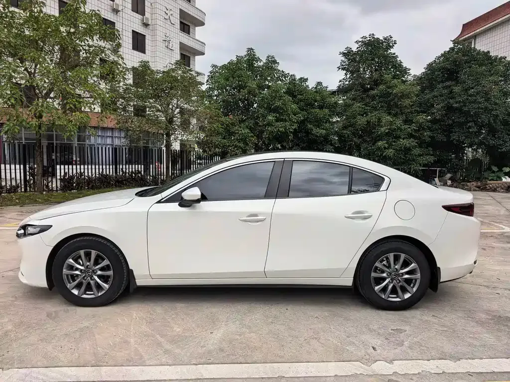 Mazda 3 Axela 2022 из CN, фото 4