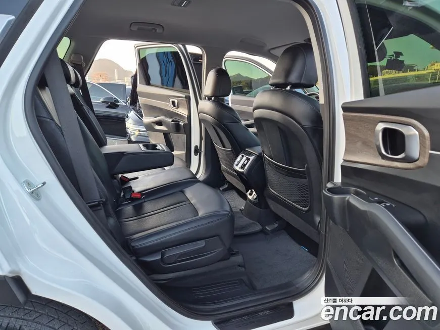 Kia Sorento — фото 10