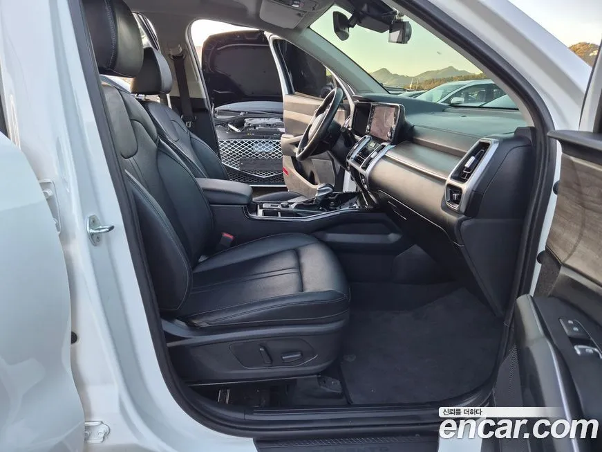 Kia Sorento — фото 9