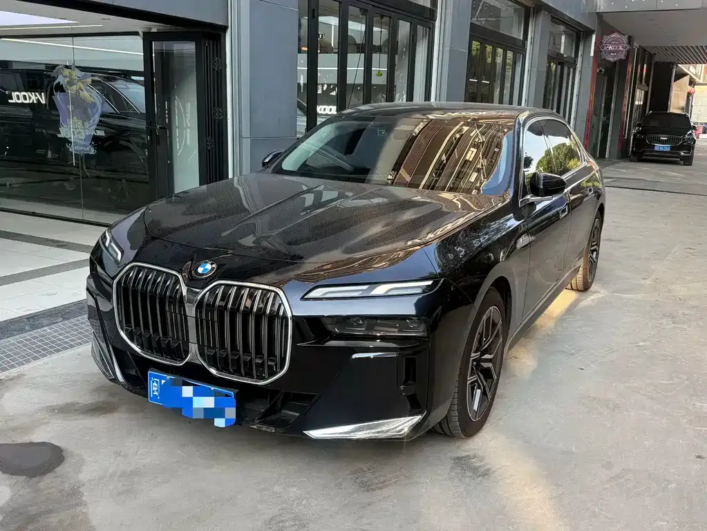 BMW 7 Series 2024 из CN, фото 1