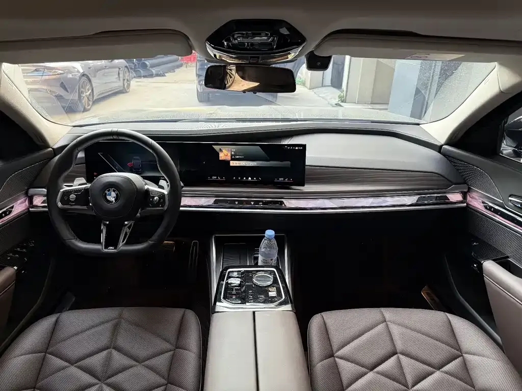 BMW 7 Series 2024 из CN, фото 5