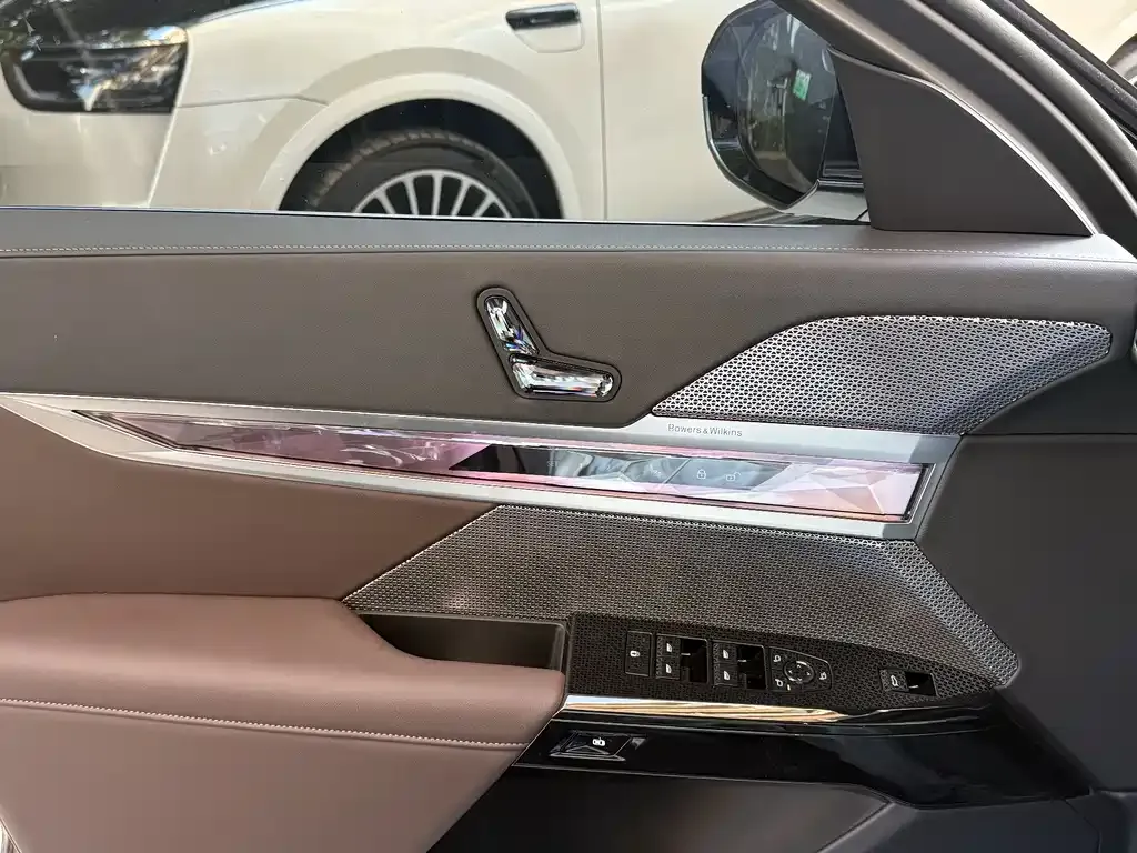BMW 7 Series 2024 из CN, фото 7