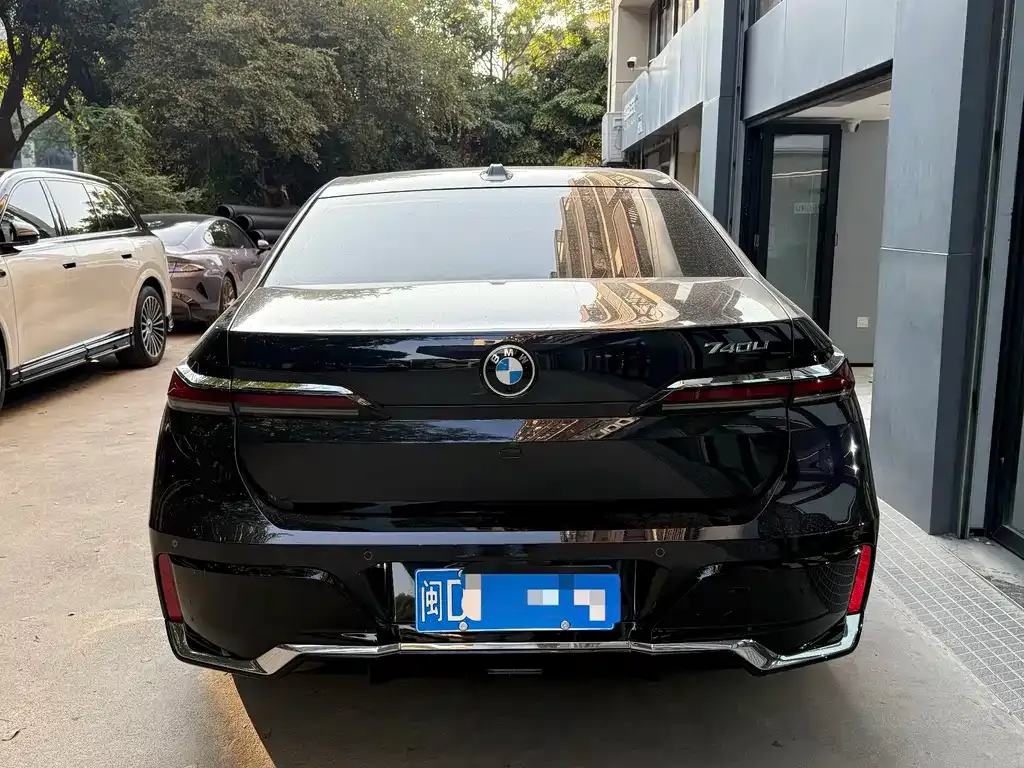 BMW 7 Series 2024 из CN, фото 8
