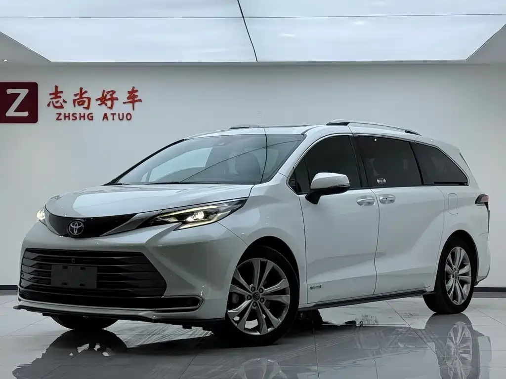 Toyota Sienna 2023 из CN, фото 1