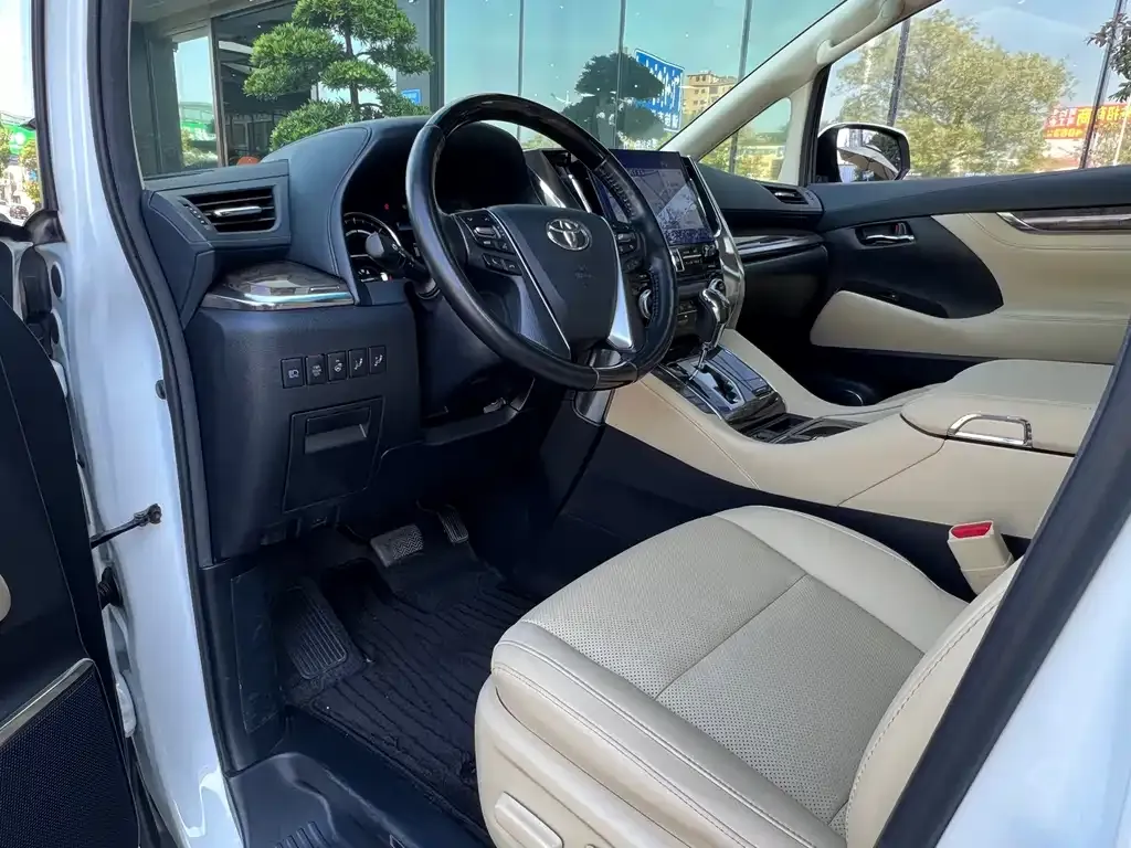 Toyota Vellfire 2021 из CN, фото 2