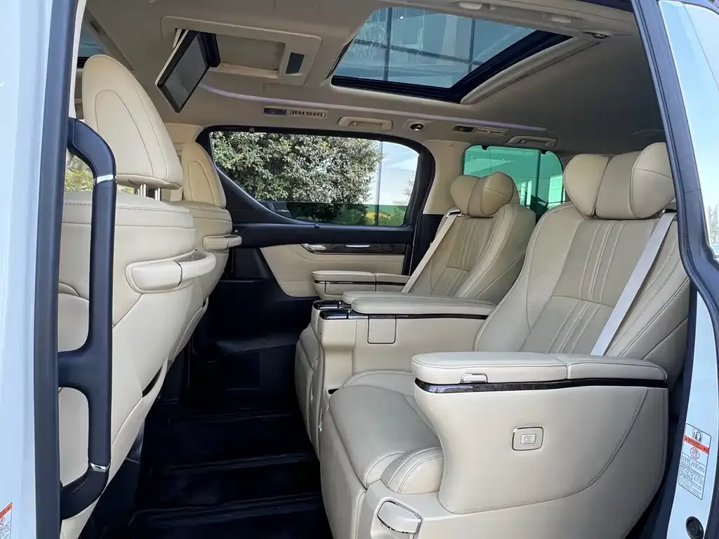 Toyota Vellfire 2021 из CN, фото 3