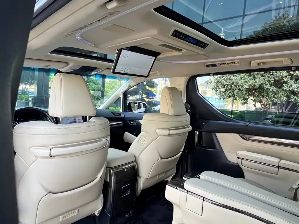 Toyota Vellfire 2021 из CN, фото 5