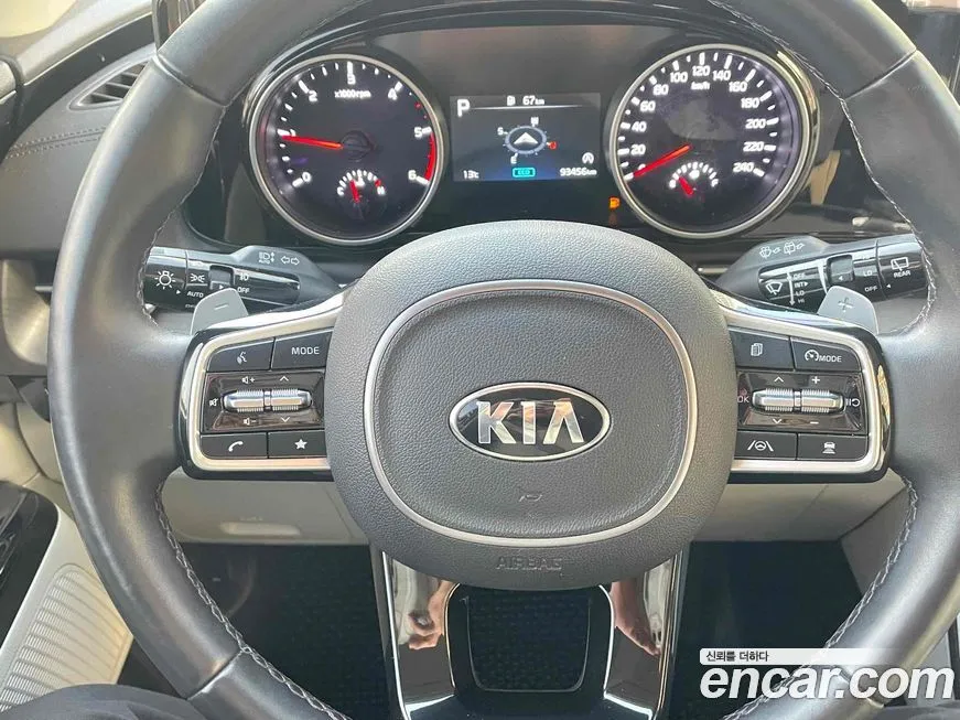 Kia Carnival — фото 10