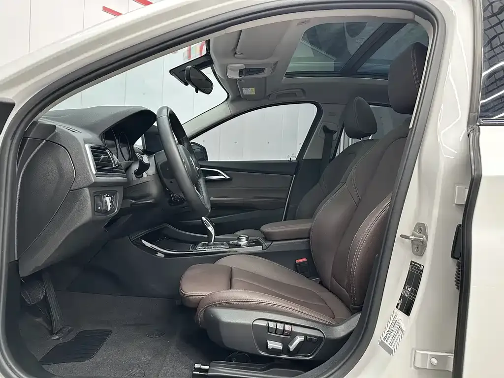 BMW 1 Series 2021 из CN, фото 4