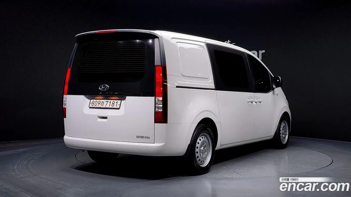 Hyundai Staria — фото 2