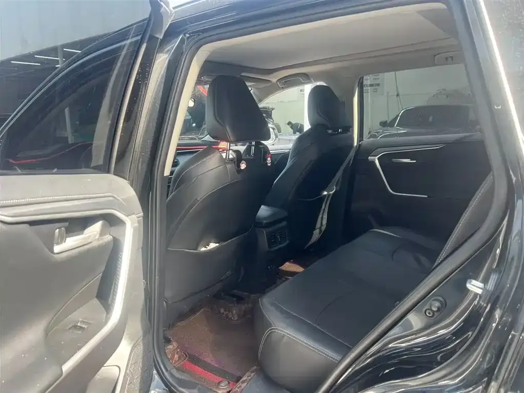 Toyota Wildlander 2023 из CN, фото 6