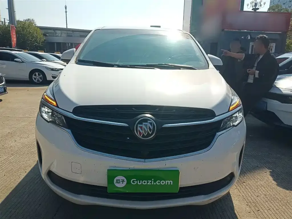 Buick GL8 2022 из CN, фото 3