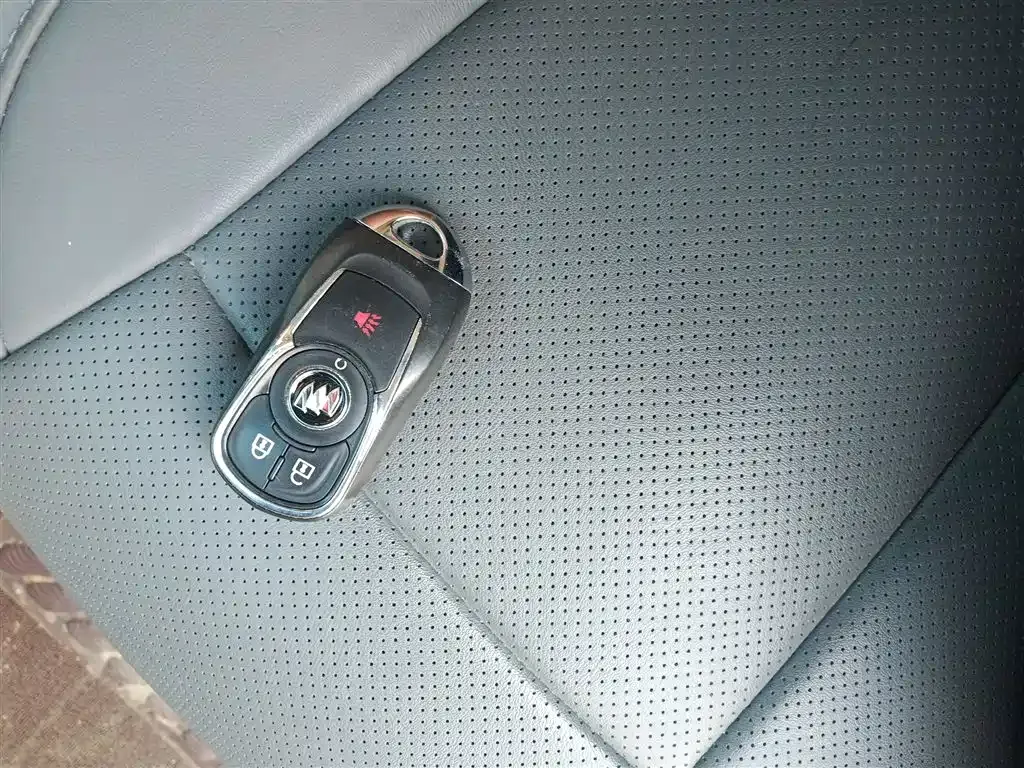 Buick GL8 2022 из CN, фото 9