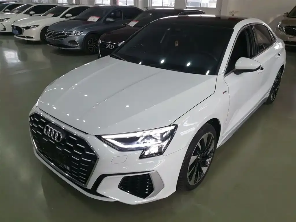 Audi A3 — фото 1