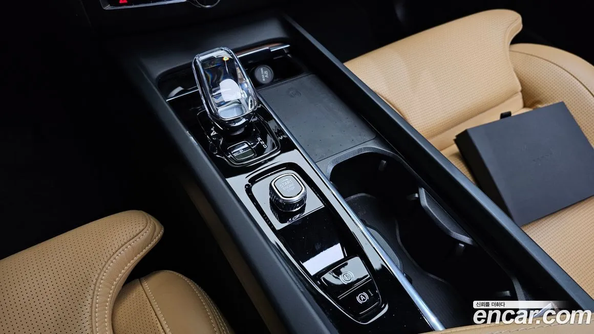 Volvo XC60 2024 из KR, фото 9