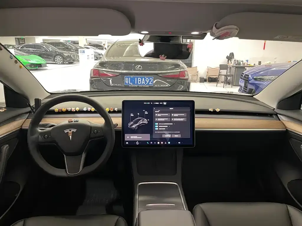 Tesla Model 3 — фото 4