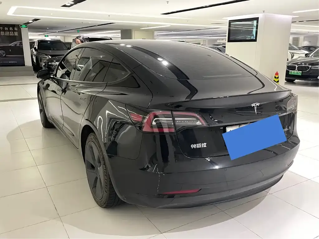 Tesla Model 3 — фото 6